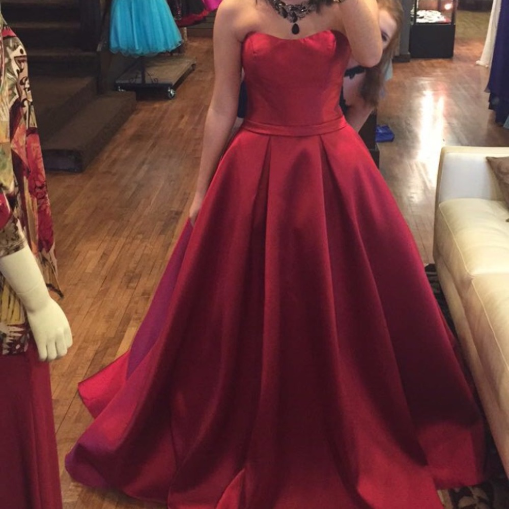 MORELL MAXIE prom dress